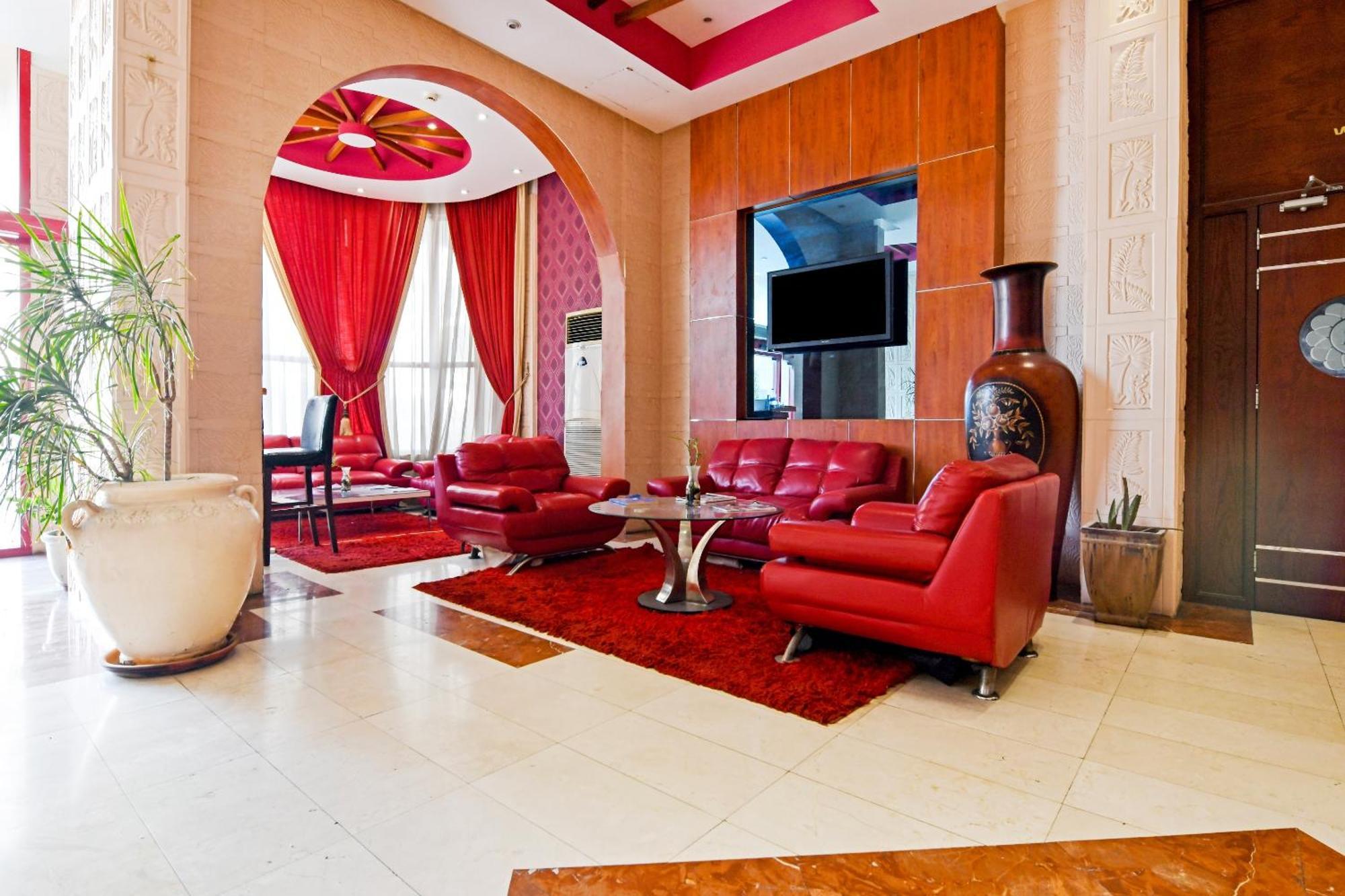 Oyo 118 Revira Hotel 3*